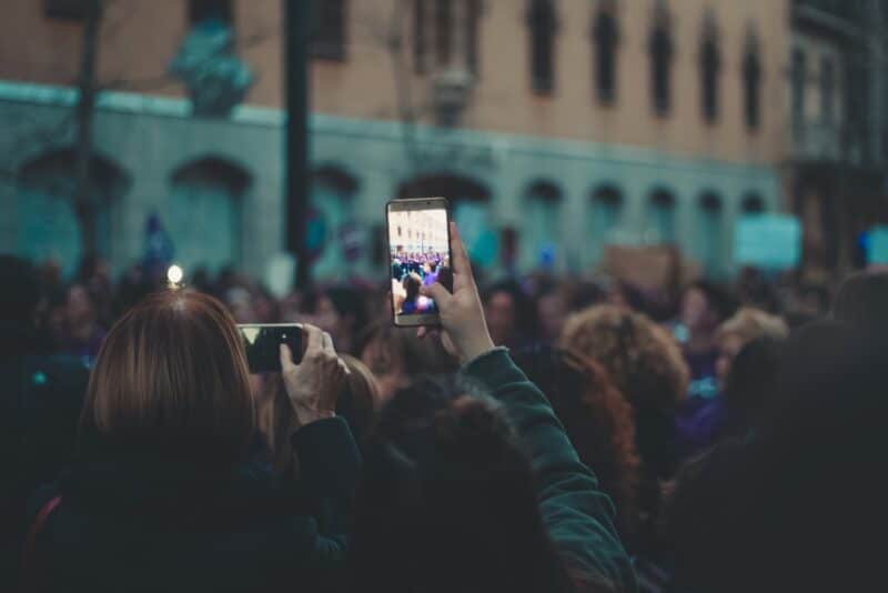 Meet Christian Single Women Nearby with This App Guide